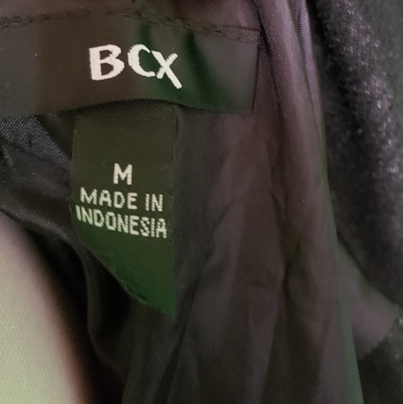 Black and White Coat Size Medium - Picture 4 of 4